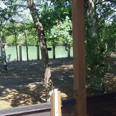 Campingplatz Les Cherries *